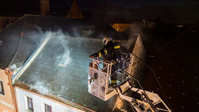 Zwei Personen bei Wohnungsbrand von Feuerwehr gerettet FOKE-2022091920070046-015.jpg