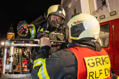 Zwei Personen bei Wohnungsbrand von Feuerwehr gerettet FOKE-2022091919062442-102.jpg