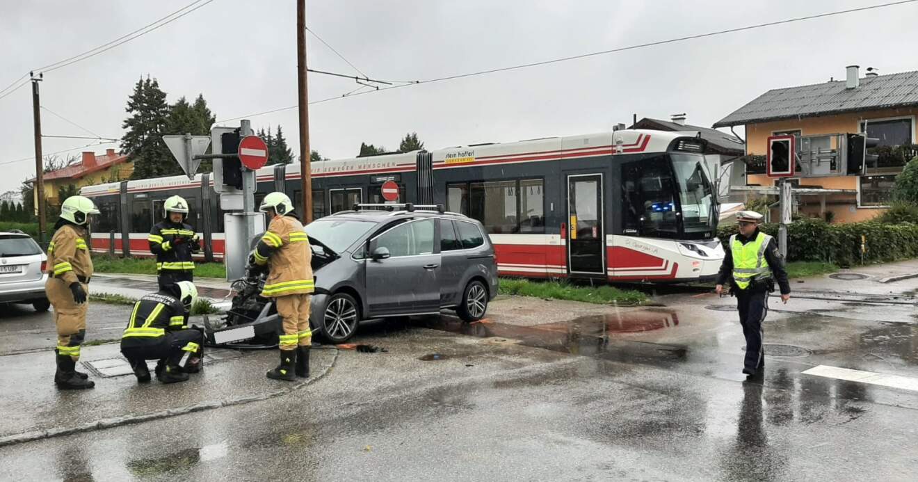 Verkehrsunfall mit der Attergauer Lokalbahn