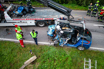 Schwerer Verkehrsunfall zwischen Asten und St. Florian FOKE-2022100318100053-024.jpg