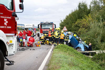 Schwerer Verkehrsunfall zwischen Asten und St. Florian FOKE-2022100315165138-130.jpg
