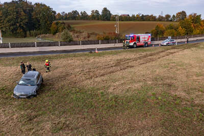 Unfall auf der Autobahnabfahrt Laakirchen Ost DJI-0251.jpg