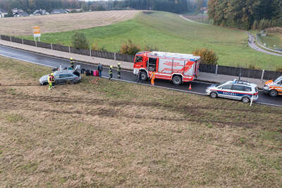 Unfall auf der Autobahnabfahrt Laakirchen Ost DJI-0262.jpg