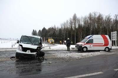 Kronstorf: Zwei Verletzte bei Unfall auf B 309 20120215-vu-b309_01.jpg