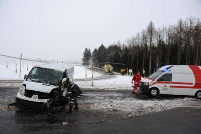 Kronstorf: Zwei Verletzte bei Unfall auf B 309 20120215-vu-b309_03.jpg