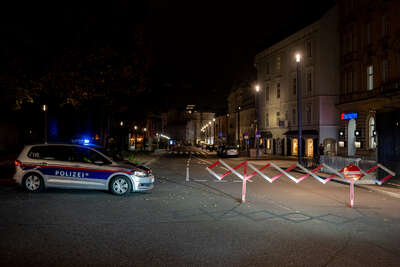 Polizei-Großeinsatz in Halloween-Nacht in Linz FOKE-2022110100527321-005.jpg