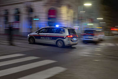 Polizei-Großeinsatz in Halloween-Nacht in Linz FOKE-2022110101547441-125.jpg