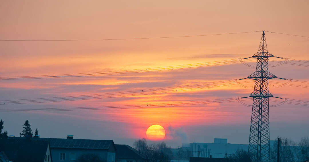Titelbild: Stimmungsvoller Sonnenaufgang