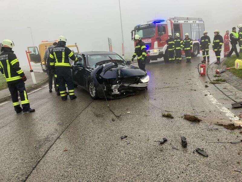 Verkehrsunfall Kreisverkehr Stapfenedt