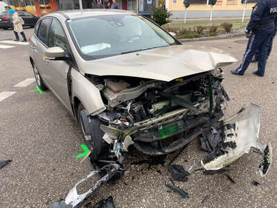 Verkehrsunfall im Ortszentrum von Gallspach fkstore-53671.jpg