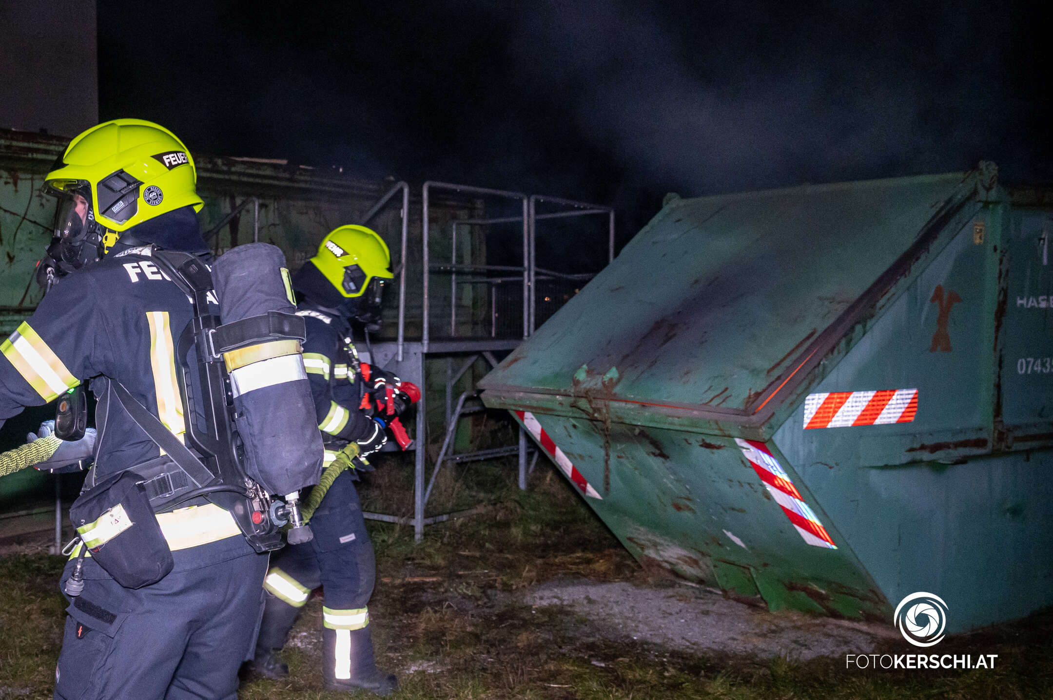 Containerbrand rasch von Feuerwehr gelöscht