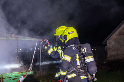 Containerbrand rasch von Feuerwehr gelöscht BRANDSTAETTER-20221214-53.jpg