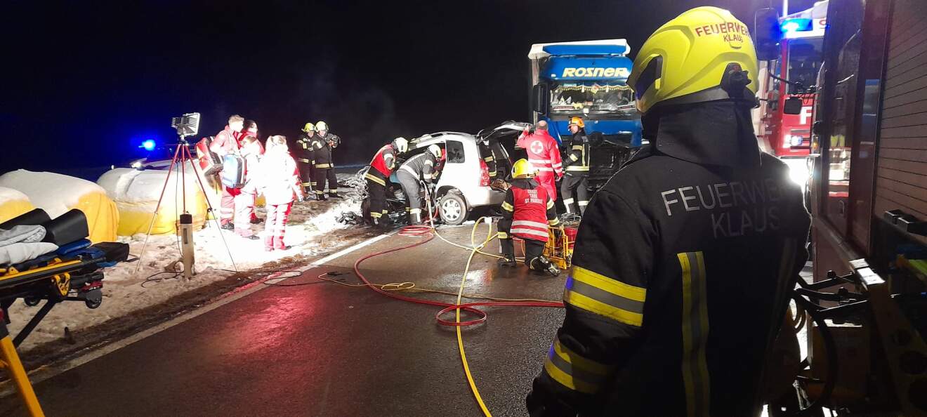 Titelbild: Tödlicher Verkehrsunfall - Bezirk Kirchdorf