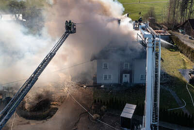 Wohnhausbrand in Haag am Hausruck DJI-0416.jpg