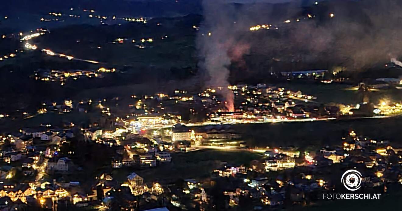 Titelbild: Großbrand im Ortszentrum von Mondsee