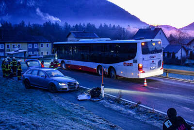 Auto gegen Linienbus foke-55403.jpg