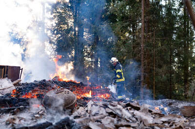 Brand einer Hütte am Attersee FVM-7756.jpg