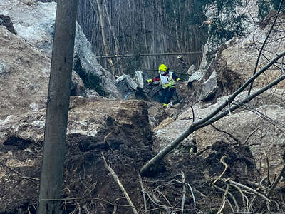 Folgenschwerer Felssturz in Steyr fordert zwei Todesopfer FOKE-2023020810476899-004.jpg
