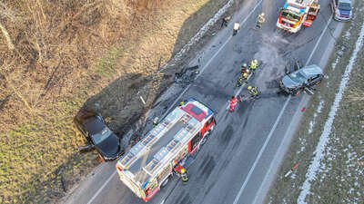 Verkehrsunfall in Sierning fordert zwei Verletzte dji-fly-20230209-160212-34-1675954953636-photo.jpg