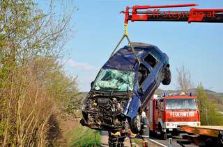 Frau bei Verkehrsunfall in Steyregg schwer verletzt vu-steyregg_08.jpg