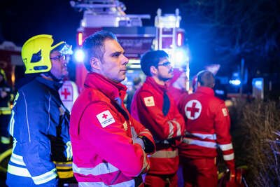 Großeinsatz in Haag: Mehrere Feuerwehren bekämpfen Wohnhausbrand FOKE-2023030300477391-013.jpg