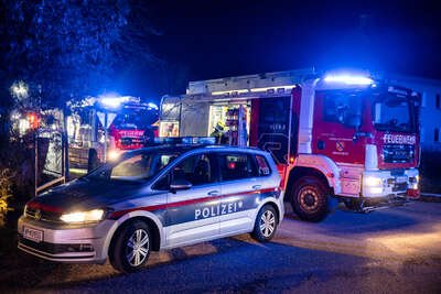 Großeinsatz in Haag: Mehrere Feuerwehren bekämpfen Wohnhausbrand FOKE-2023030300537401-023.jpg