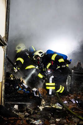 Großeinsatz in Haag: Mehrere Feuerwehren bekämpfen Wohnhausbrand FOKE-2023030301087443-065.jpg