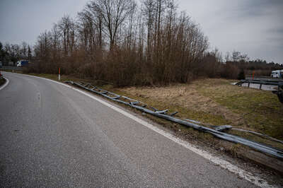 A9 Phyrn Autobahn: LKW-Unfall führt zu Sperrung bei Auffahrt Ried im Traunkreis DSC-2452.jpg