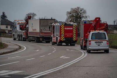 A9 Phyrn Autobahn: LKW-Unfall führt zu Sperrung bei Auffahrt Ried im Traunkreis DSC-2636.jpg