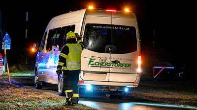 Feuerwehr evakuiert Passagiere nach Zugpanne nahe Bahnhof Hinterstoder DSC-4048.jpg