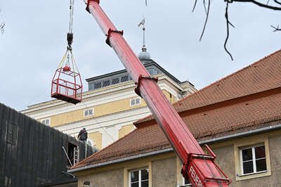 Sturm beschädigt Dach der Kammerspiele in Linz - Vorstellungen in Gefahr? HOFER-19700101020060711-012.jpg