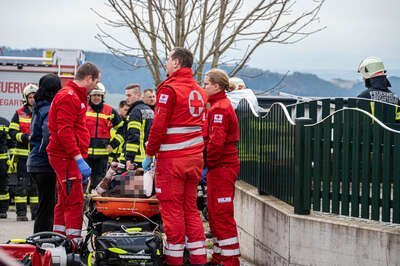 Schwerer Unfall in Pregarten: Mann stürzt in Hackschnitzelbunker foke-60788.jpg