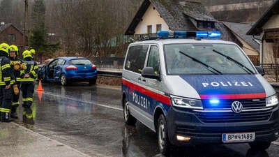 Schwerer Verkehrsunfall auf B138 bei Spital am Pyhrn: Auto und Reisebus kollidieren DSC-4441.jpg