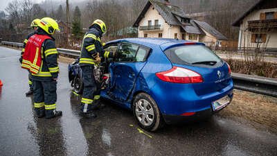 Schwerer Verkehrsunfall auf B138 bei Spital am Pyhrn: Auto und Reisebus kollidieren DSC-4444.jpg