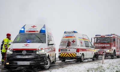 Schwerer Verkehrsunfall mit Verletzten auf B42 bei Stadt Haag im Bezirk Amstetten FOKE-2023031509559033-061.jpg
