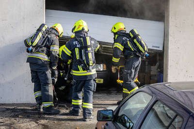 Alkoven: Kleinbrand in Garage rasch gelöscht BAYER-AB2-0550.jpg