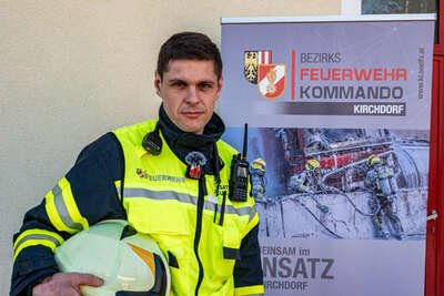Waldbrandgroßübung mit 200 Einsatzkräften in Altpernstein Einsatzleiter Huemer Bernhard Feuerwehr Altpernstein