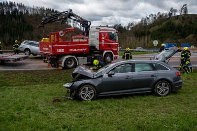 Schwere Kollision auf der B 124 im Bezirk Freistadt - Mehrere Verletzte BRANDSTAETTER-20230401-105.jpg