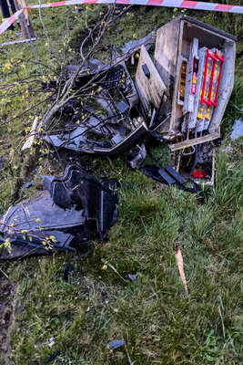 Unfall in Sankt Florian: Fahrer übersteht Sekundenschlaf unverletzt A8318B8E-3E82-43A9-B031-08758730BC88.jpg