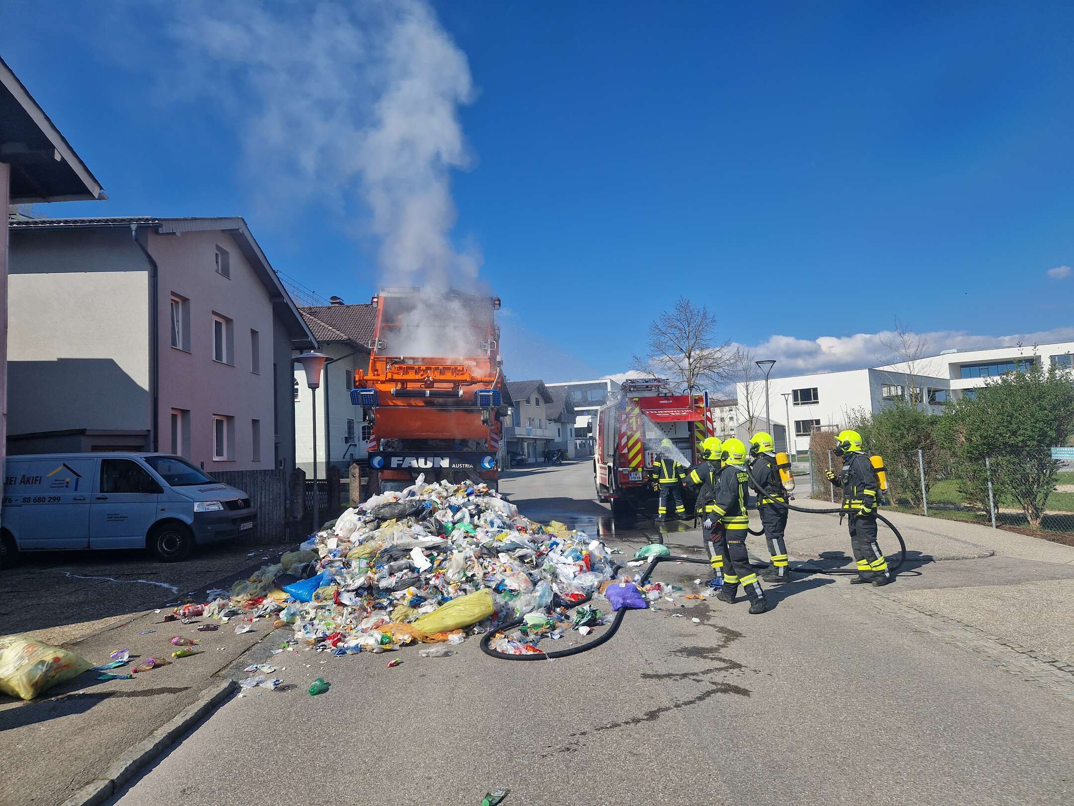 Brand eines Müllwagens