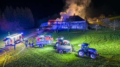 Feuerwehreinsatz im Bezirk Freistadt: Landwirtschaftliches Objekt in Vollbrand BRANDSTAETTER-20230408-42.jpg
