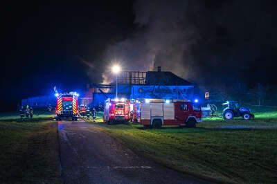 Feuerwehreinsatz im Bezirk Freistadt: Landwirtschaftliches Objekt in Vollbrand Schartner-1337.jpg