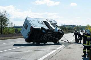 Wohnwagen auf der Westautobahn umgestürzt wohnwagen_unfall_a1_20.jpg