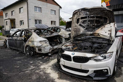 Feuer bei Autohändler: Feuerwehr verhindert größeren Schaden FOKE-2023042707243033-012.jpg