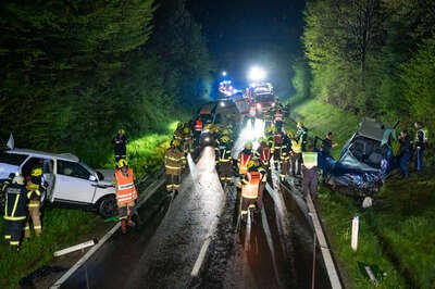Verkehrsunfall mit zwei Verletzten Personen auf der Schörflinger Bundesstraße DSC-6674.jpg