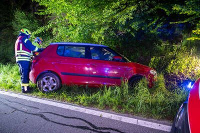 Verkehrsunfall in Tragwein – Fahrzeug in Böschung geschleudert BRANDSTAETTER-20230507-27.jpg
