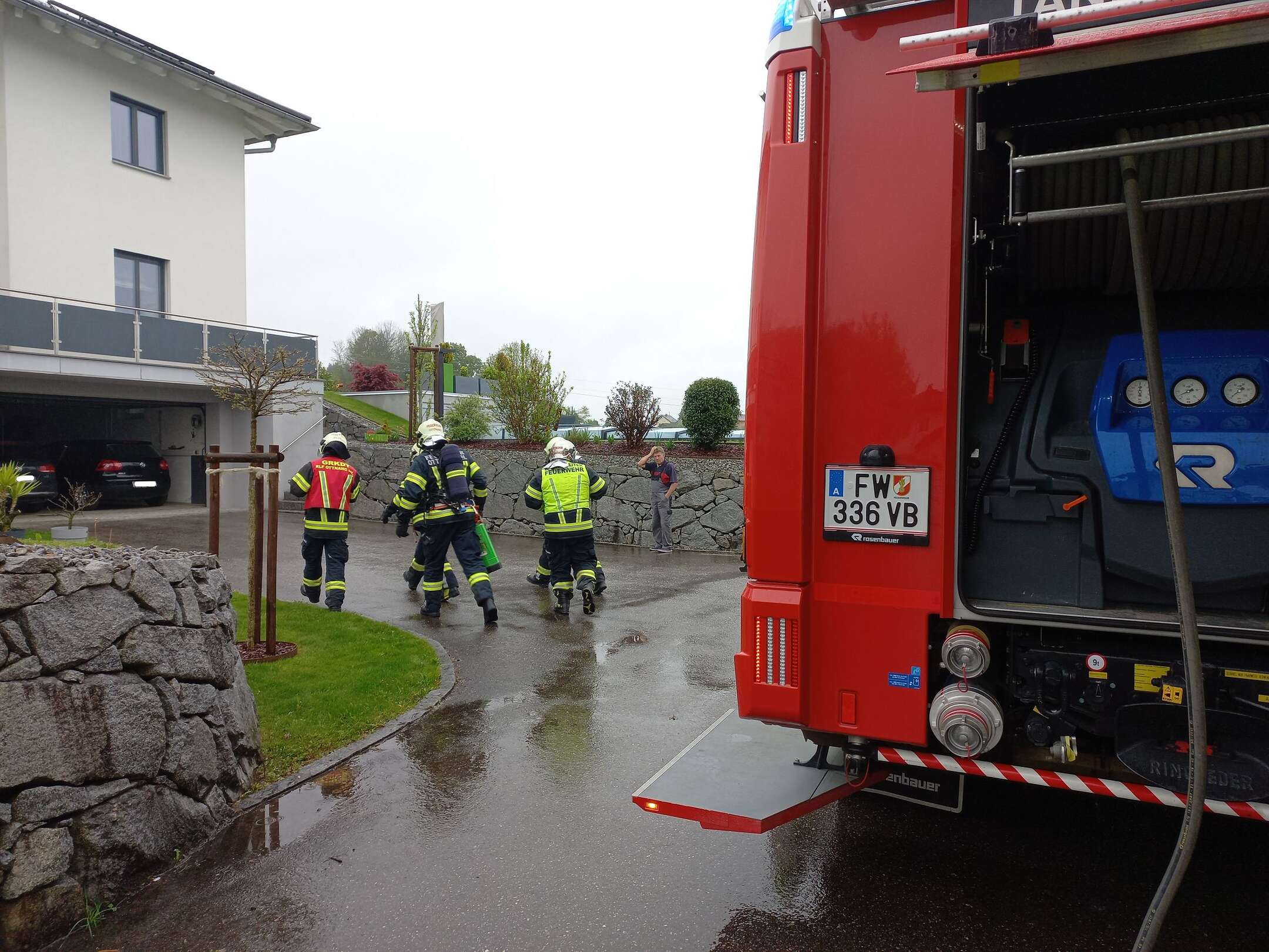Feuerwehr Ottnang im Einsatz: Verrauchte Garage