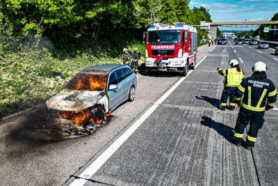 Fahrzeugbrand auf der A1 in Enns FOKE-2023051316446179-026.jpg