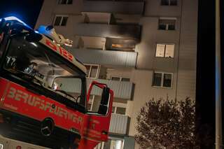 Feuerwehr findet tote Frau bei Brand in Hochhaus brand-hochhaus_04.jpg