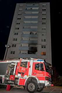 Feuerwehr findet tote Frau bei Brand in Hochhaus brand-hochhaus_11.jpg